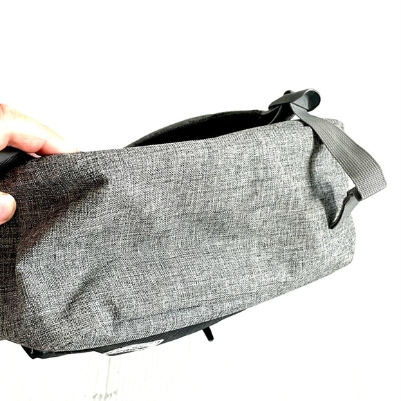 HERSCHEL Backpack Two Tone Front Pocket - Picture 4 of 11